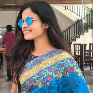 Beautiful Young Tamil Actress Giving Handjob to Cousin Brother - sundarikanya.com