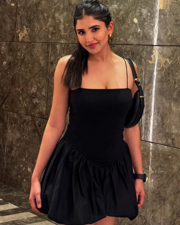 Rachel Sharma, Sassy Poonam's sister, nude with big boobs and shaved pussy | Desi Babe